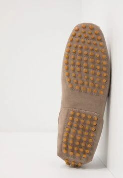 Pier One Unisex - Mocassins - Taupe -Pier One Goedkope Winkel c5f4c97fe8f2408ba40fa709d094740e